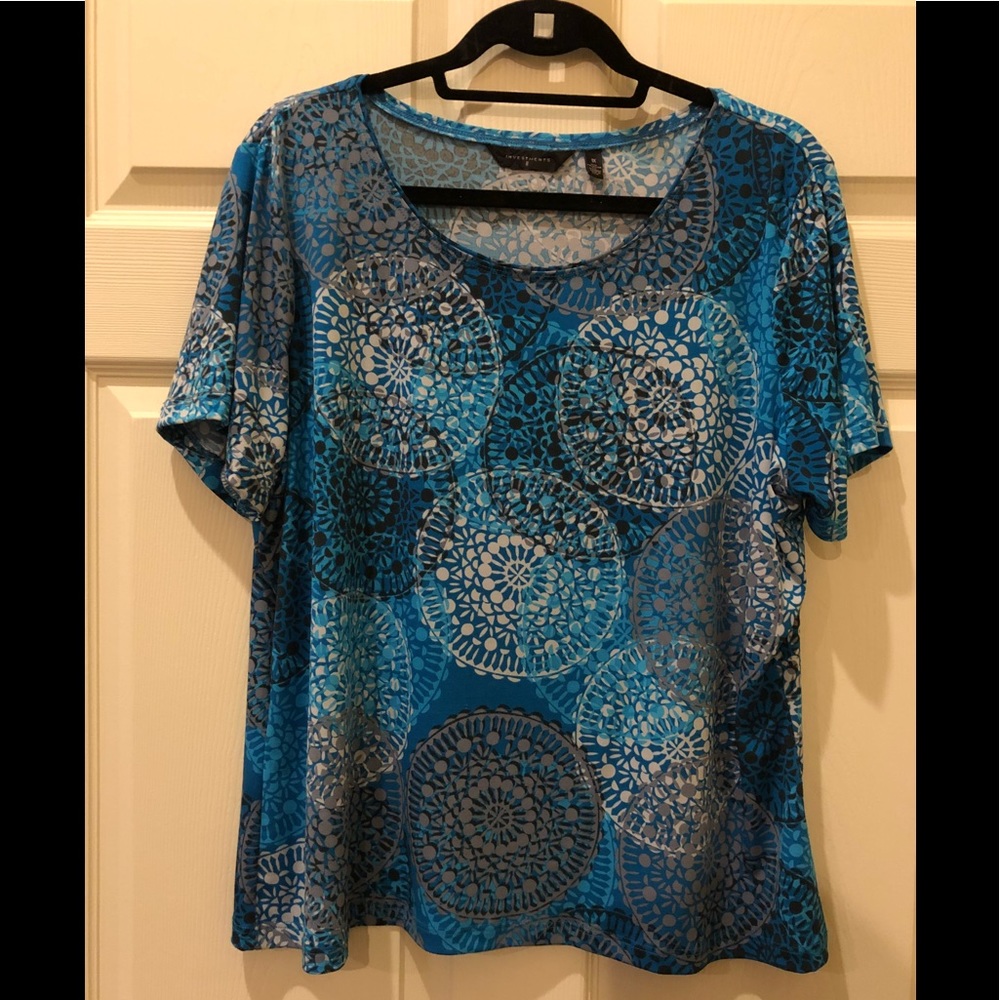 Investments short sleeve blouse